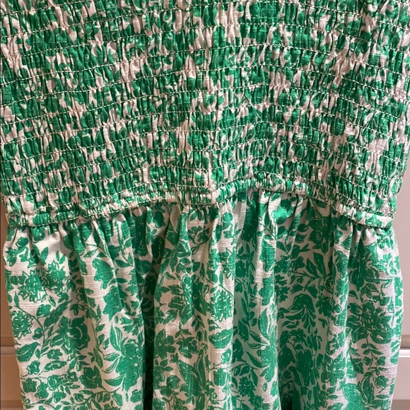 Universal Thread Green Patterned Top Size Small - Picture 3 of 4
